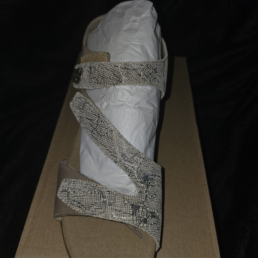 **Embrace Summer Style with Romika Sandals** Brans New 42